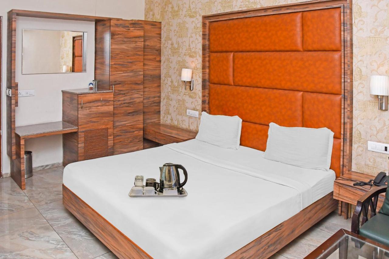Townhouse 900 Hotel Surya Palace Bhilai Exterior photo